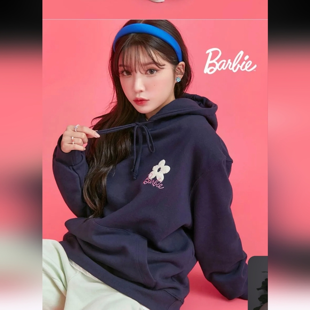 NWOT chuu - [Barbie Flower] Kangaroo Zip Hoodie RARE limited edition korea